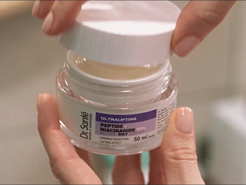 Closer — AI product video (skincare, commercial)